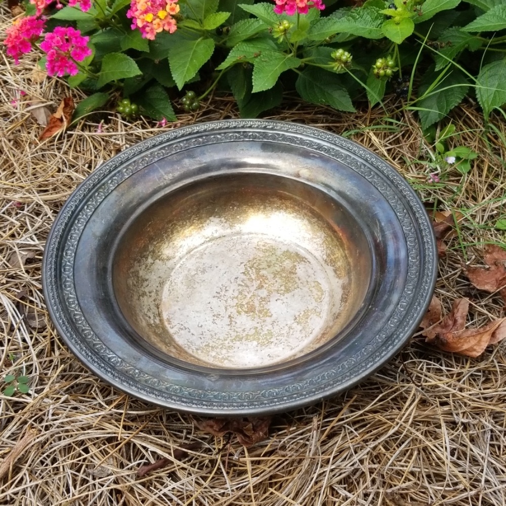 💗 Vintage Round Silver-plate Fruit Serving Bowl 10" diameter
